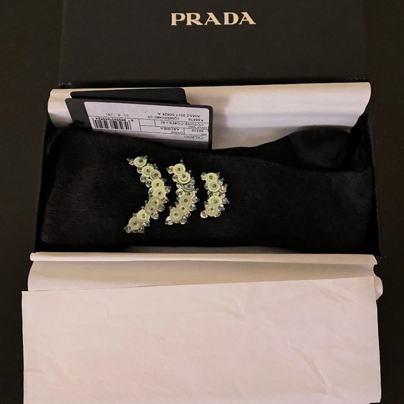 AUTHENTIC "PRADA" WOMEN'S GREY SOCKS WITH GREEN SPARKLING, IN "PRADA" GIFT BOX